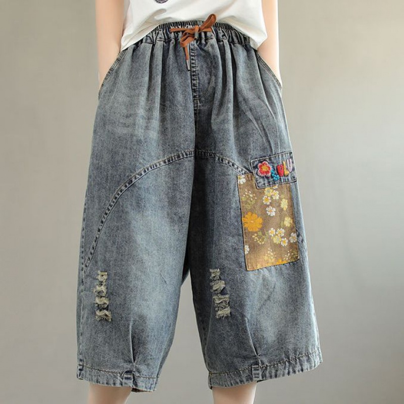 Quần Short Denim Thêu Họa Tiết Thổ Cẩm Cá Tính Cho Nữ
