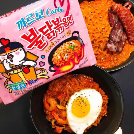 Combo 10 gói mì samyang khô gà cay vị sốt kem phô mai carbonara (130gram) hồng-