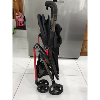 xe đẩy combi f2