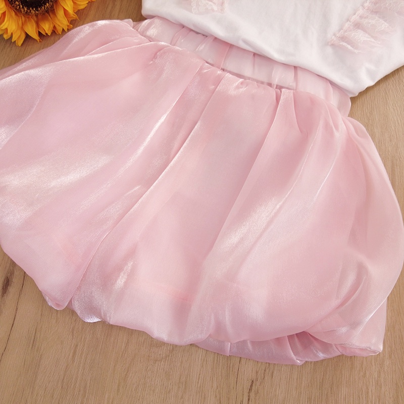 Set Đồ 2 Món Áo Thun Phối Ren Hình Trái Tim 3D + Quần Short Hoa Dành Cho Bé Gái