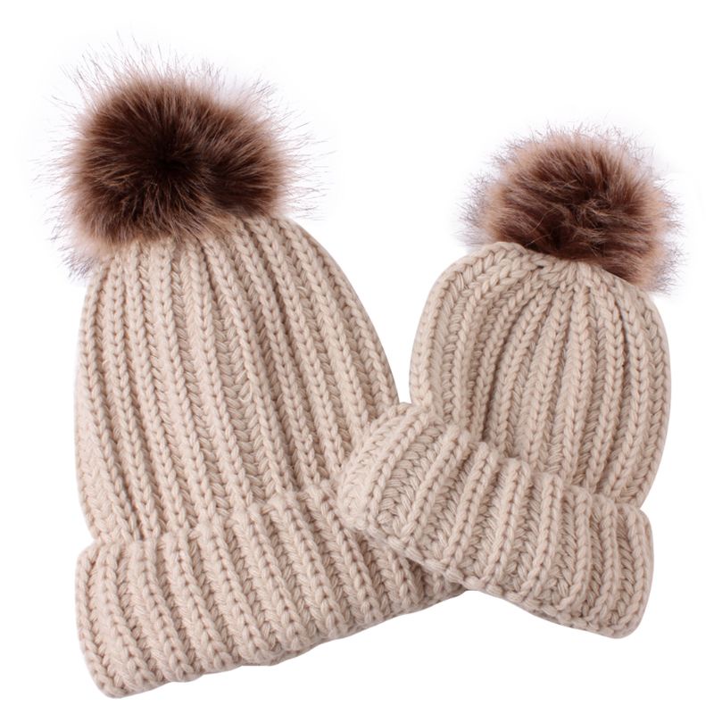 Mũ beanie Trùm Đầu Giữ Ấm Mùa Đông Phối Cục Bông Dễ Thương Dành Cho Mẹ Và Bé