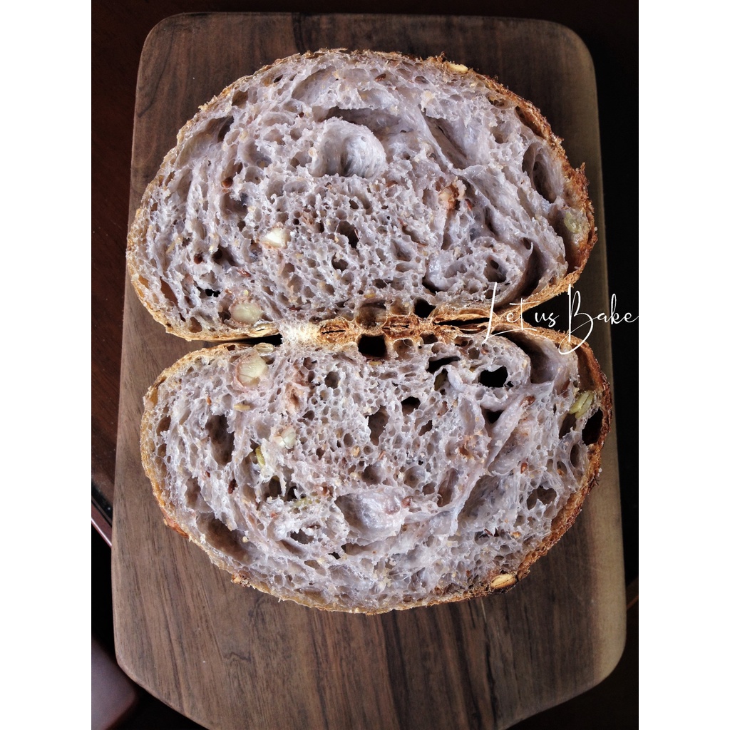 Walnut Flax Pumpkin seed Sourdough Bread 400g Bánh Mì Men Tự Nhiên óc chó, lanh bí