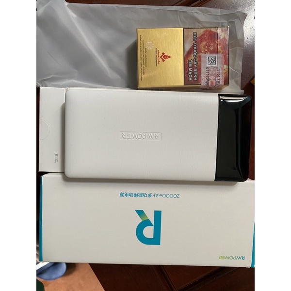SẠC DỰ PHÒNG 20000mAh RAVPOWER SIÊU TRÂU BÒ LED HIỂN THỊ RÕ NÉT
