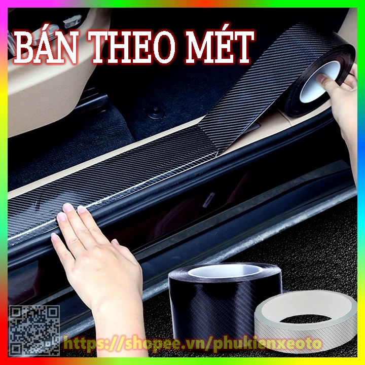 Miếng dán bậc lên xuống ô tô vân Carbon chống xước