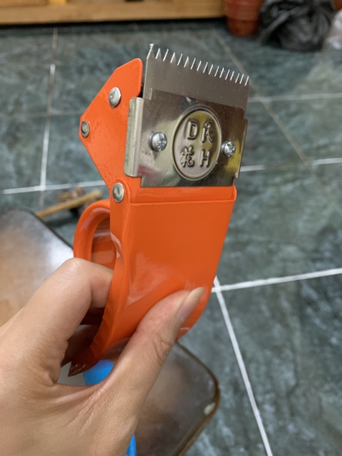 DAO CẮT BĂNG DÍNH DÂN HOA - dùng cho băng dính nhỏ hơn 0.3kg