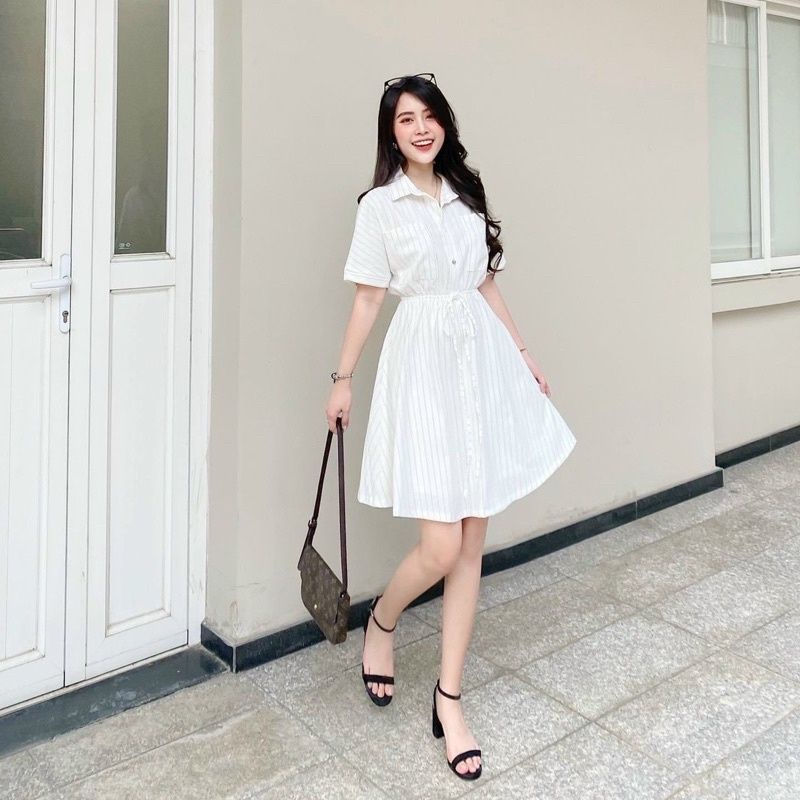 Váy kẻ sọc trắng basic 2 túi ở ngực