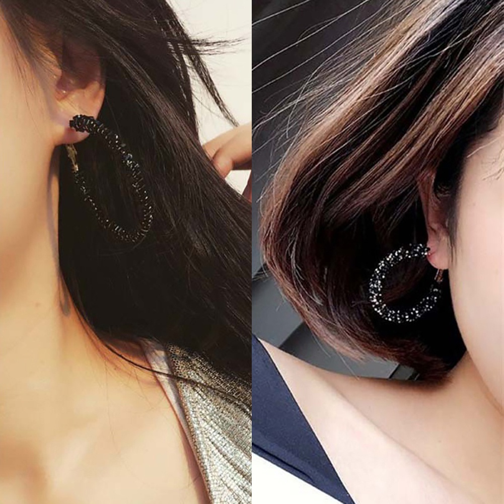 Đôi bông tai khoen tròn đính đá kiểu dáng thời trang cho nữ
