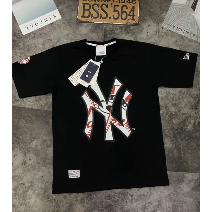 Áo Thun Unisex Chất Cotton 100% Màu Đen/Trắng Logo Thêu Ở Tay