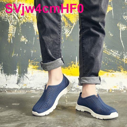 Summer slippers male web celebrity sandals thick tap wear non-slip shoes Vietnam hole outside the new men s