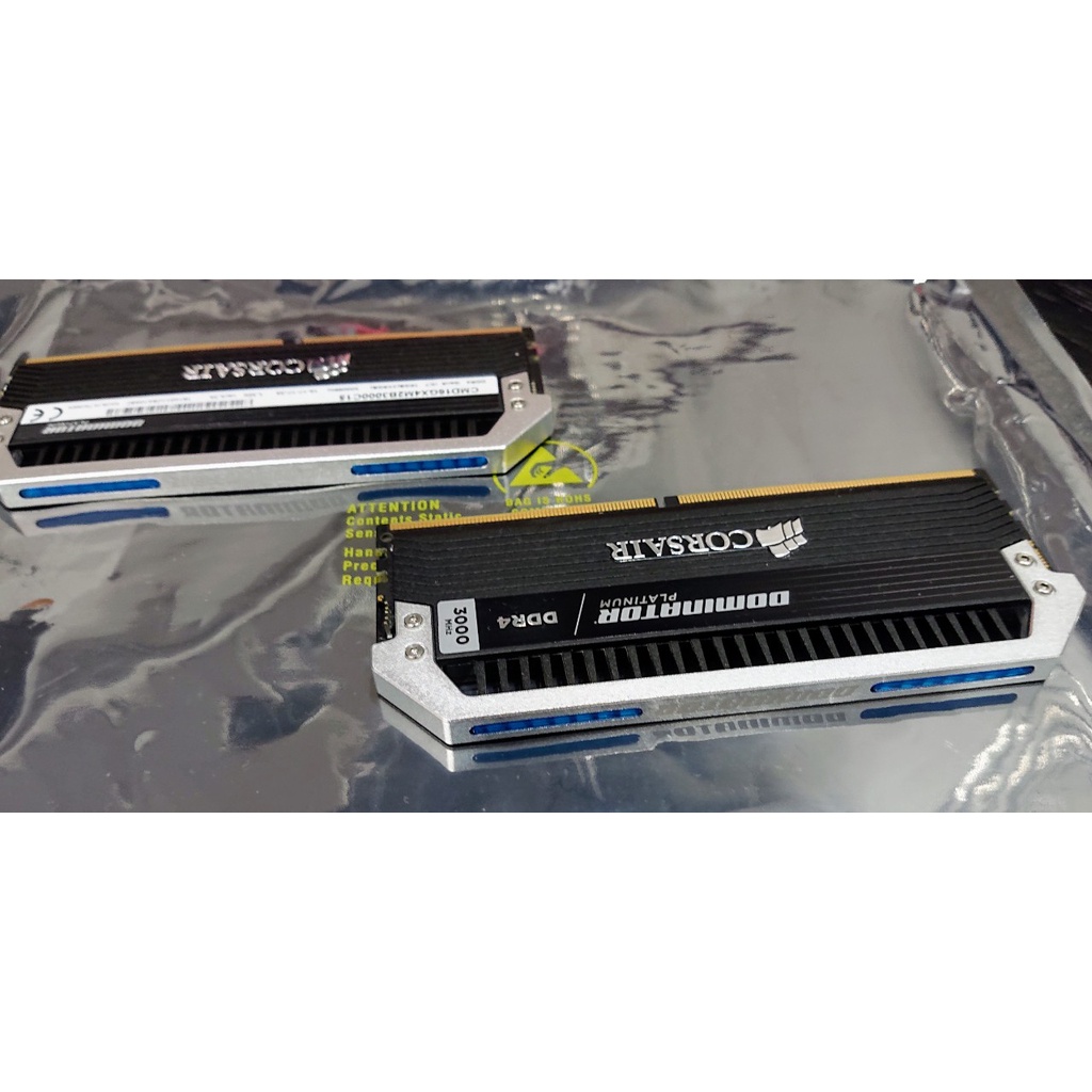 Cặp Ram Cosair Dominator Platinum có RGB và không có RGB, kit 32GB và 16GB