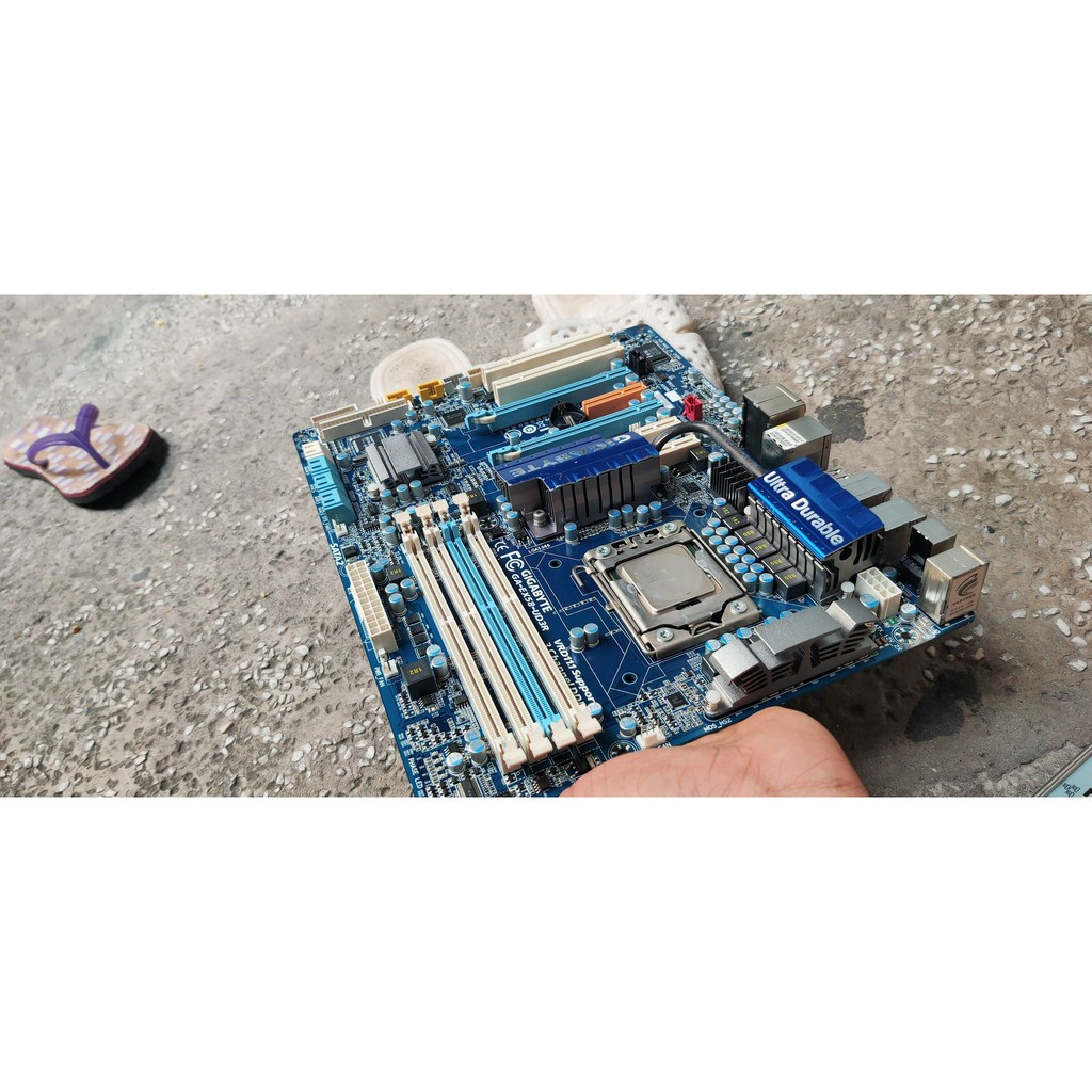 bo mạch chủ hiệu gigabyte X58-ud3r, main X58 socket 1366 và cpu i7-970,i7-950