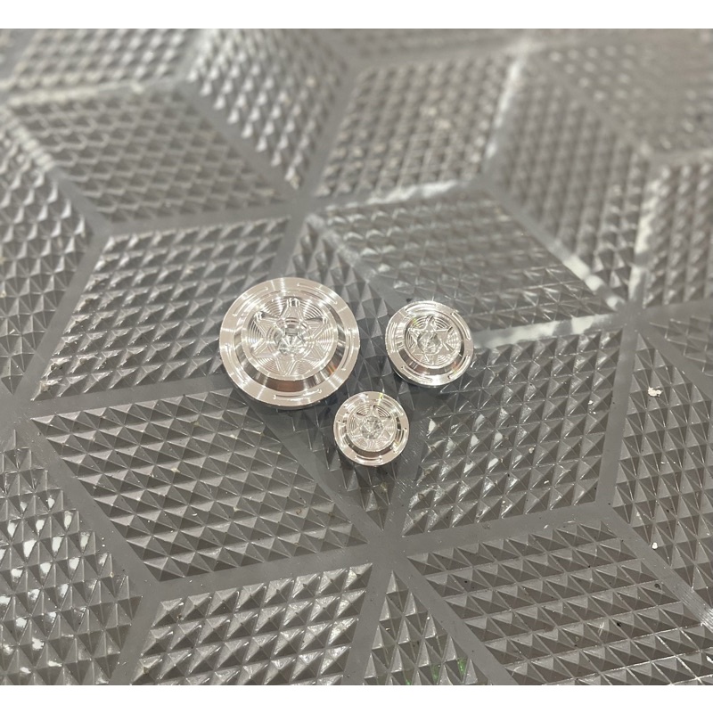 Ốc mâm lửa và nắp nhớt inox salaya gắn xe máy Honda/Yamaha