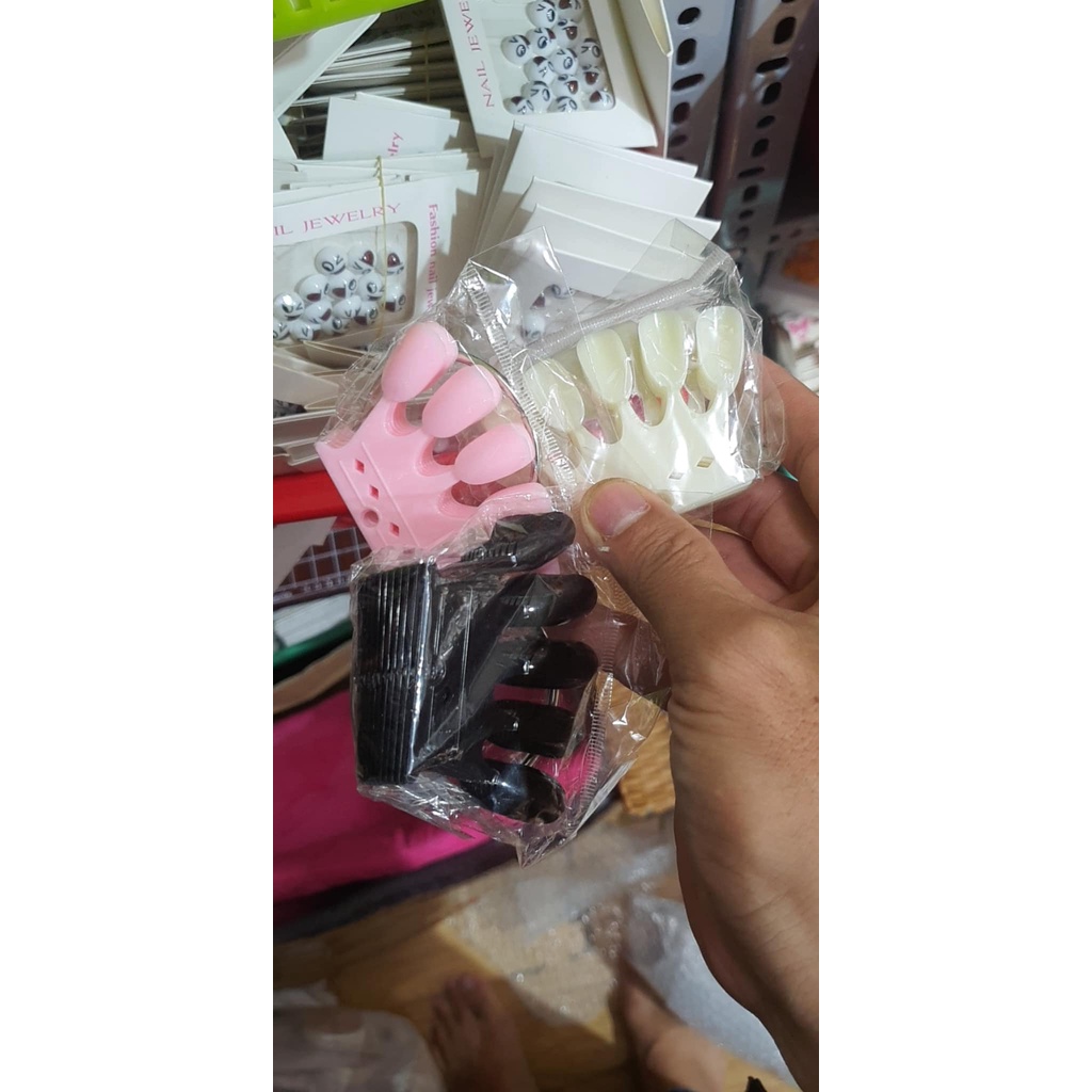 Móng mẫu vương miệng