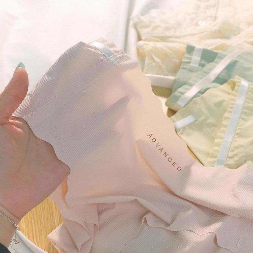 Quần lót đúc su không đường may chất co dãn thun lạnh thoáng mát và thoải mái L8368