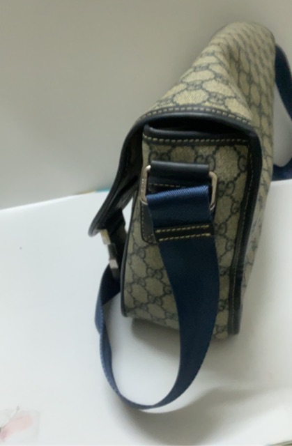 Túi đeo chéo nam hàng supper hiệu GC