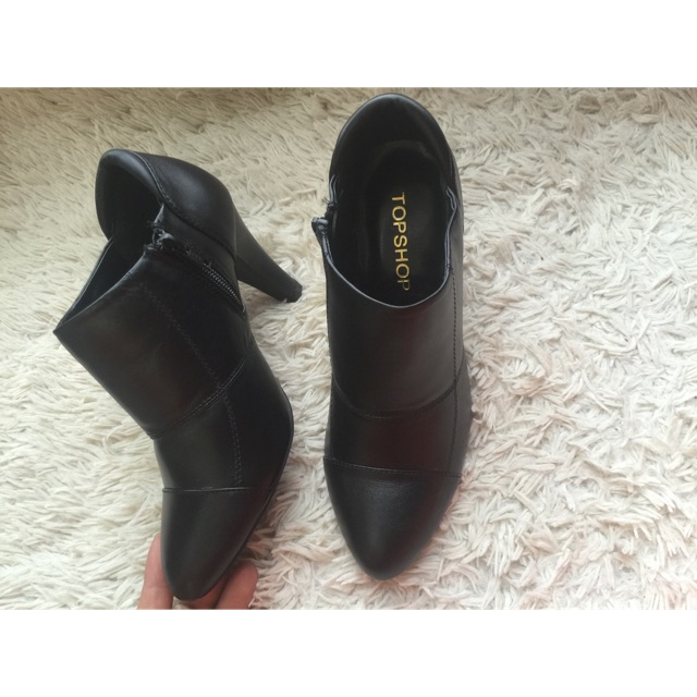 Boot gót nhọn, da that sale 500k=> 250k