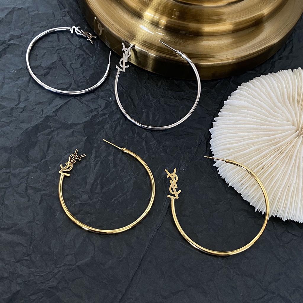 Khuyên Tai Tròn Khắc Chữ YSL Bằng Thép Titanium Thời Trang