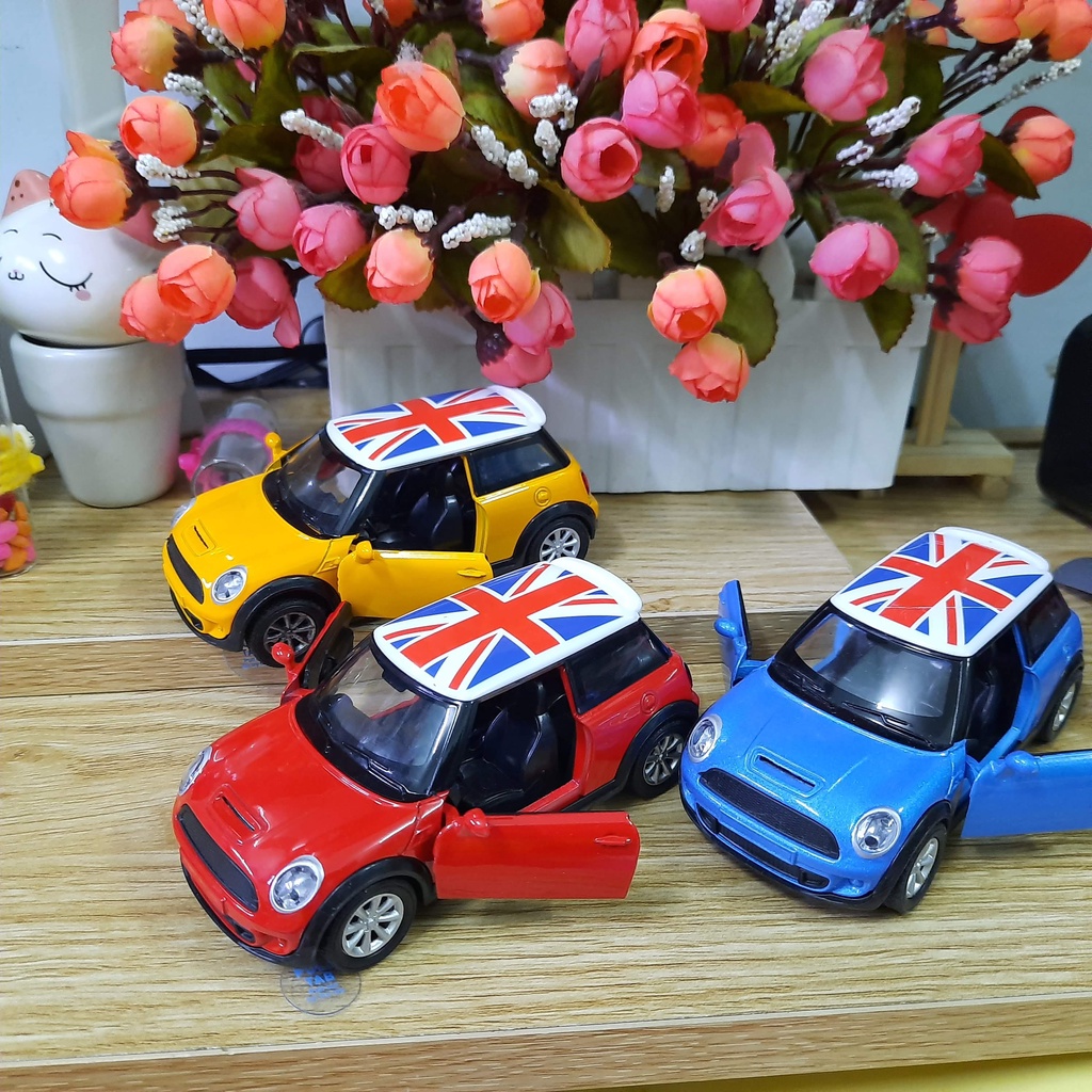 Xe ô tô đồ chơi mô hình mini cooper S bằng sắt chạy cót có âm thanh và đèn