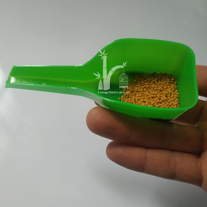 Thìa xúc thức ăn cho chim cảnh