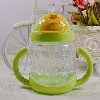 Bình đựng nước trẻ em có ống hút