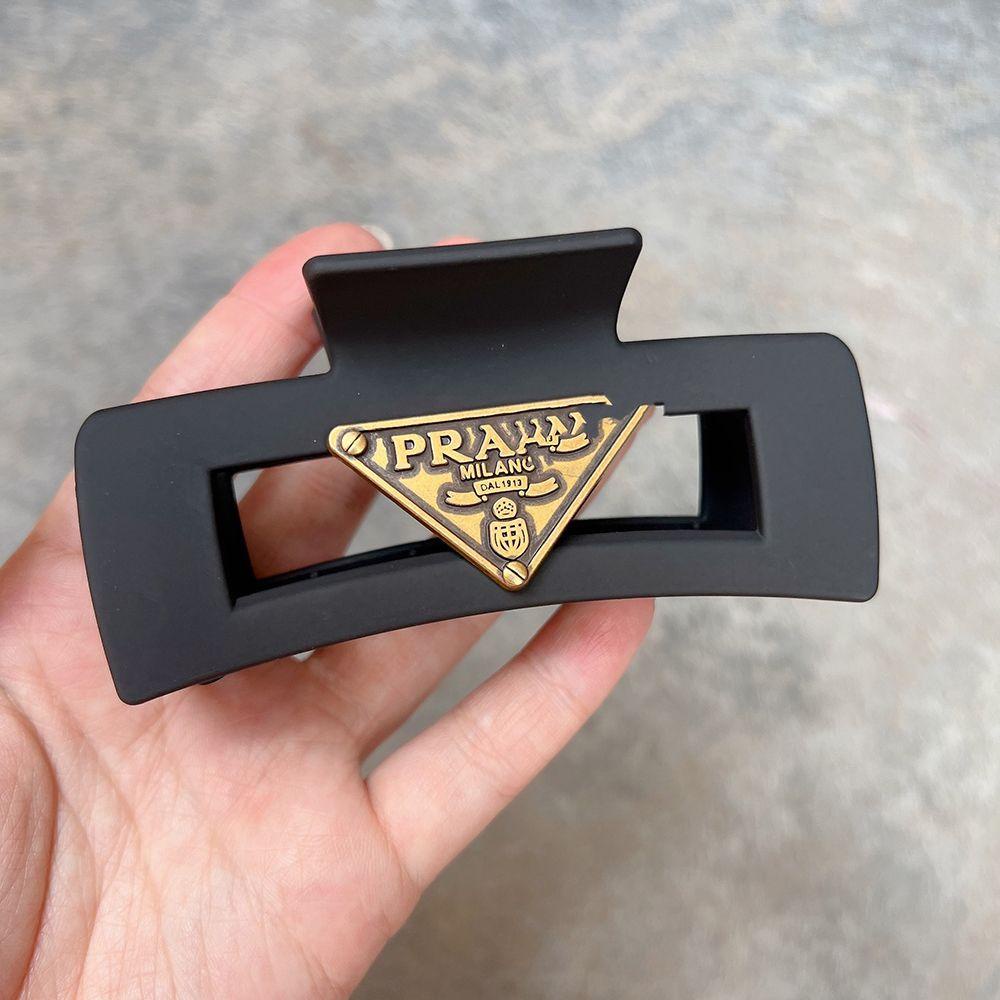 Kẹp Tóc Hình Tam Giác Màu Ngà Phong Cách Hàn Quốc Đơn Giản Cho Nữ