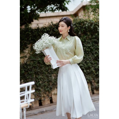 LALYA_CV119_Chân váy xếp mí ly qua gối-Trắng