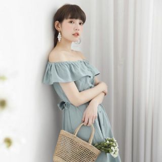 Đầm trễ vai bèo cột eo xanh