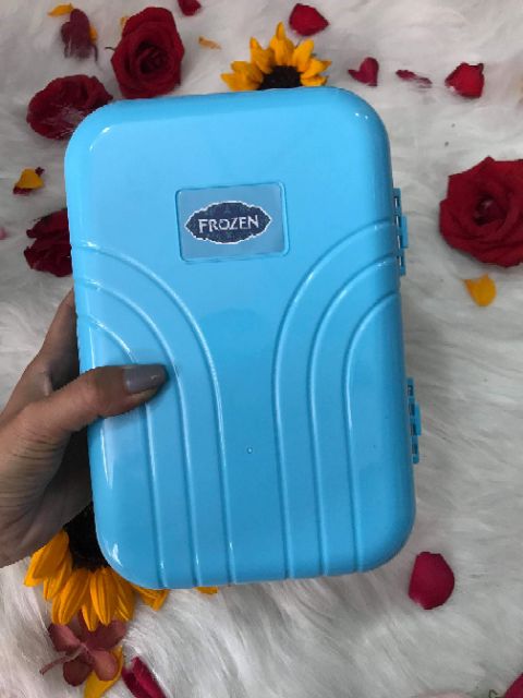 Vali đồ chơi trang điểm cho bé, có phấn, son, sơn móng tháo dễ dàng