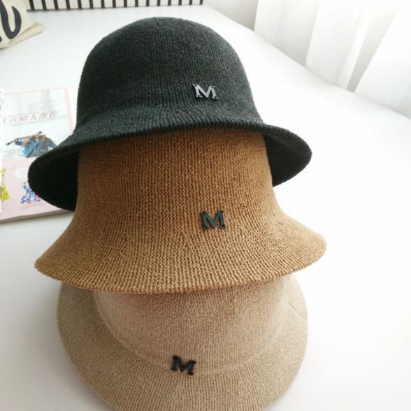 Mũ vành nữ chữ M