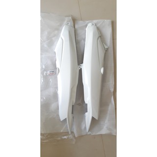 Ốp sườn Sirius trắng Yamaha