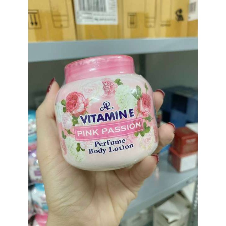 Kem dưỡng ẩm trắng da Vitamin E Perfume Body Lotion hương nước hoa Aron Thái Lan