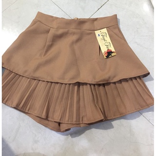 chân váy dập ly
