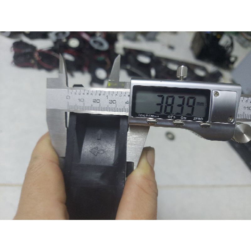 Quạt tản nhiệt Nidec 24v-0.37A 12cm×12cm×3,8cm.