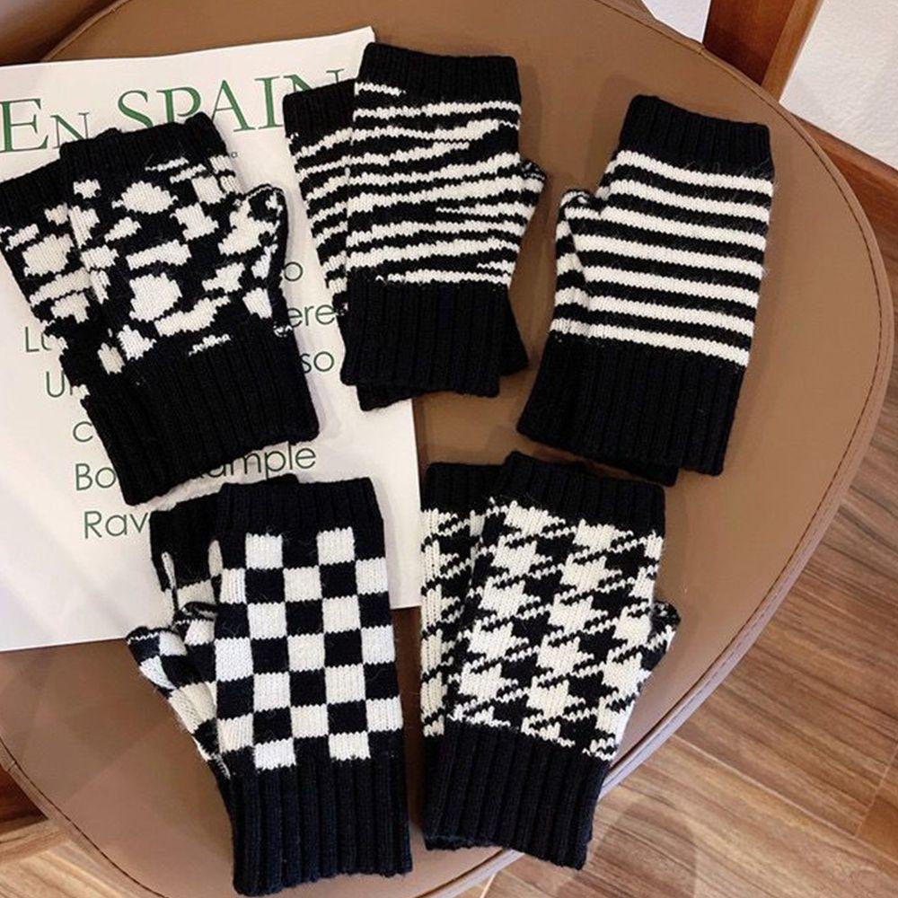 Găng Tay Hở Ngón Dày Dặn Ấm Áp Họa Tiết Kẻ Sọc Dành Cho Nữ