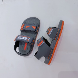 Sandal Fendi bé trai