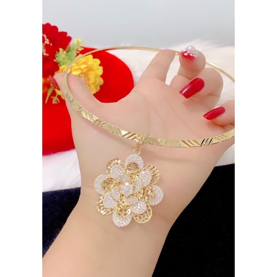 Kiềng cổ mặt hoa màu vàng 18 cao cấp mẫu mới về cực đẹp