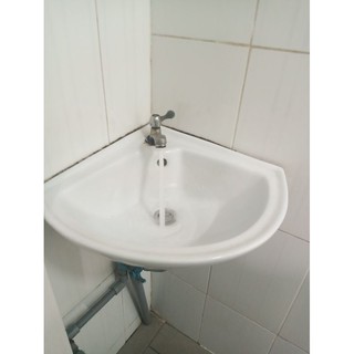Lavabo treo góc nhỏ - Nhà Phố