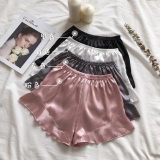 Quần short satin ống xoè