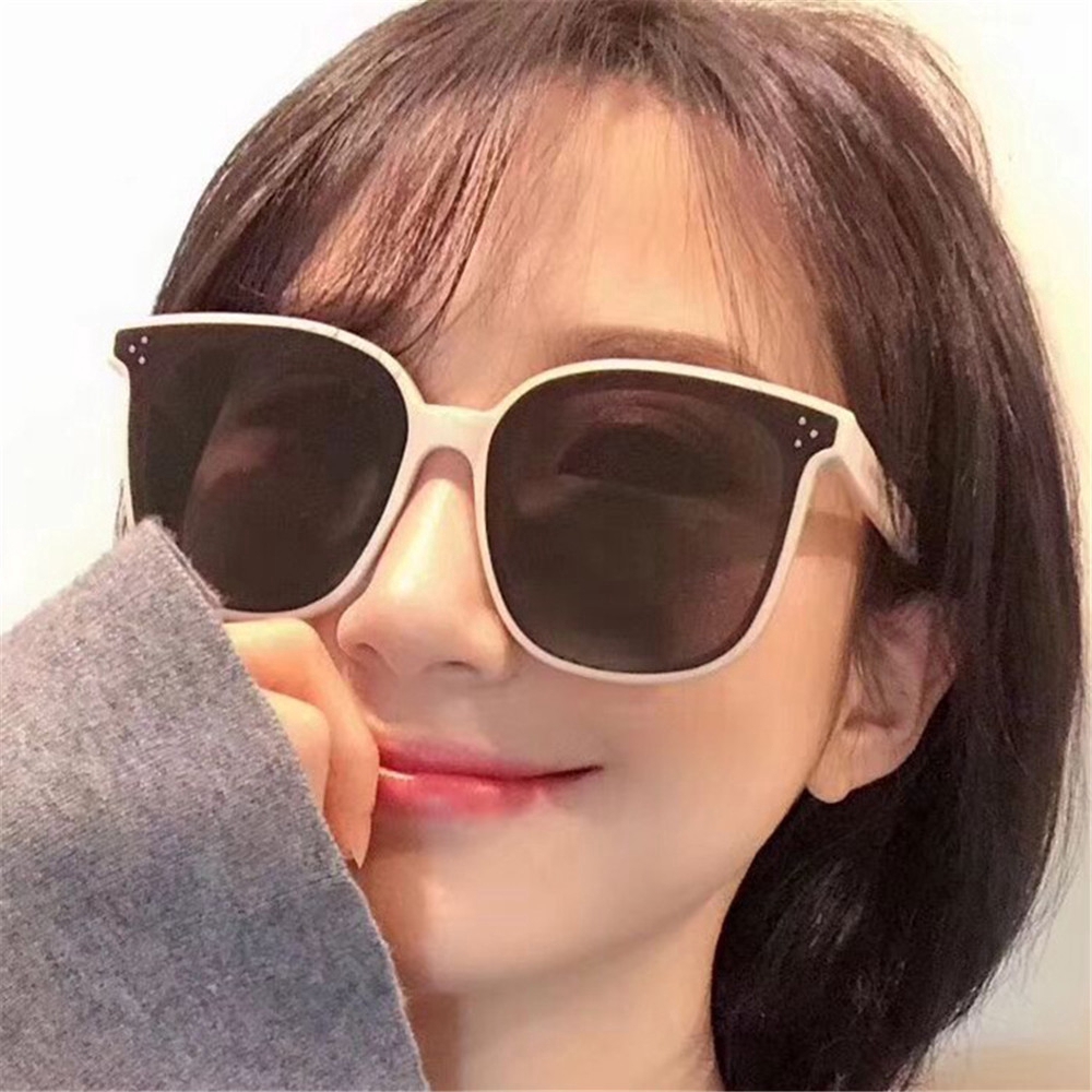 Kính mát nam nữ gọng vuông lớn chống tia UV phong cách cổ điển