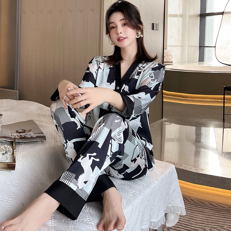 Bộ đồ ngủ tay dài thoải mái in họa tiết thời trang