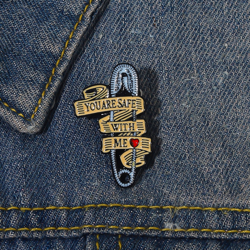 Ghim cài áo QIHE JEWELRY in chữ You Are Safe with Me