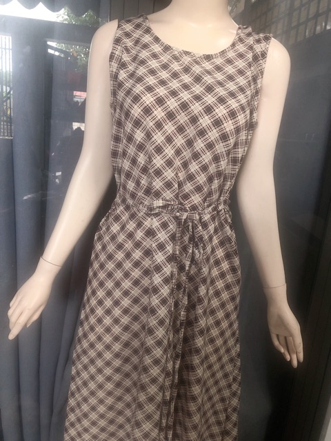 Đầm voan vintage màu nâu