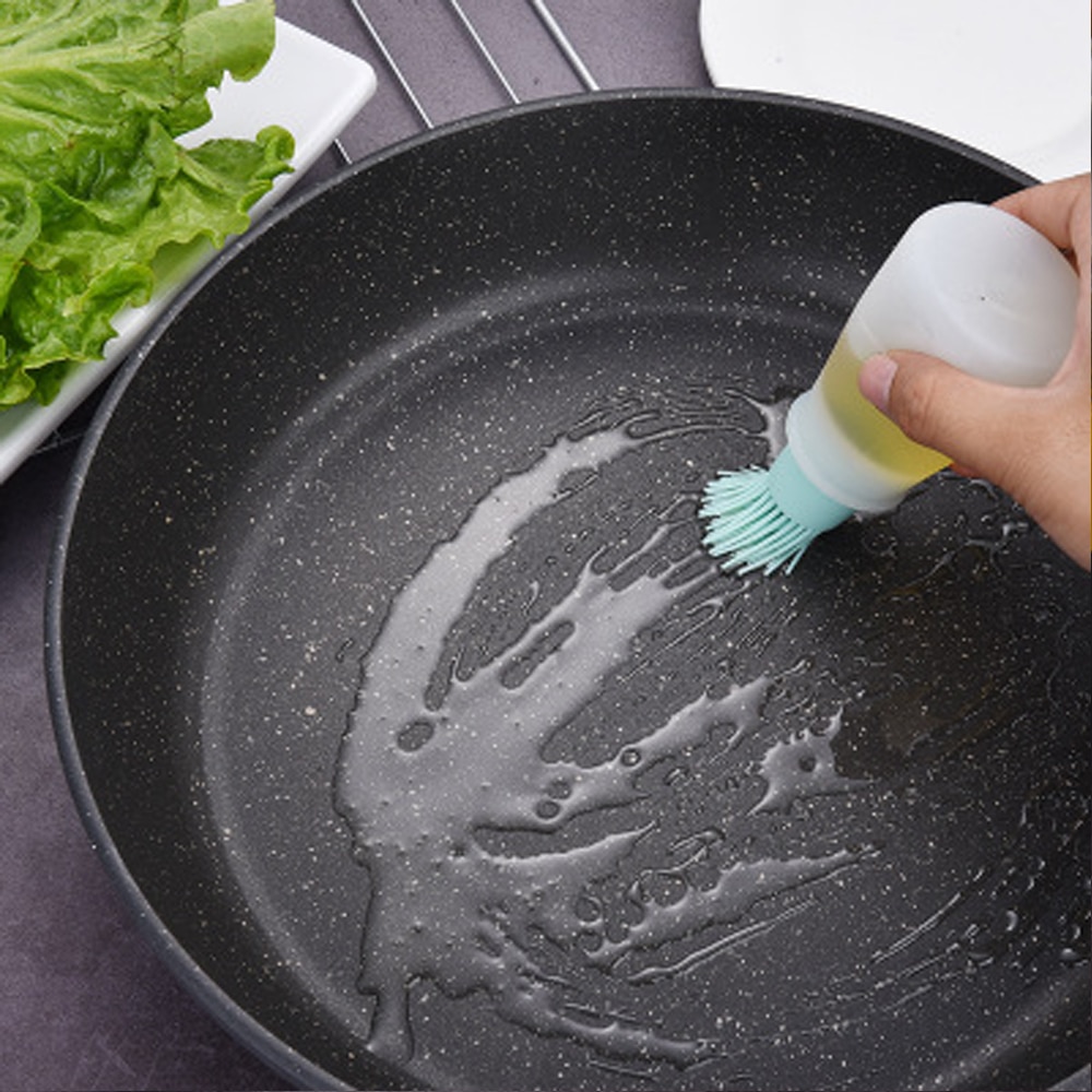 Lọ đựng dầu bằng silicon có cọ phết dầu sử dụng tiện lợi