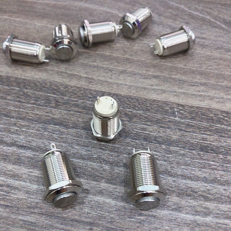 Công tắc  kim loại 12mm nhấn nhả, nhấn khoá 12V 24V chân hàn chống nước ô tô