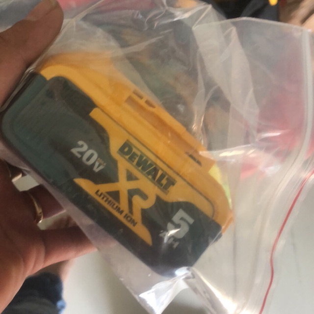 Pin dewalt 5ah mới 100% Madein usa