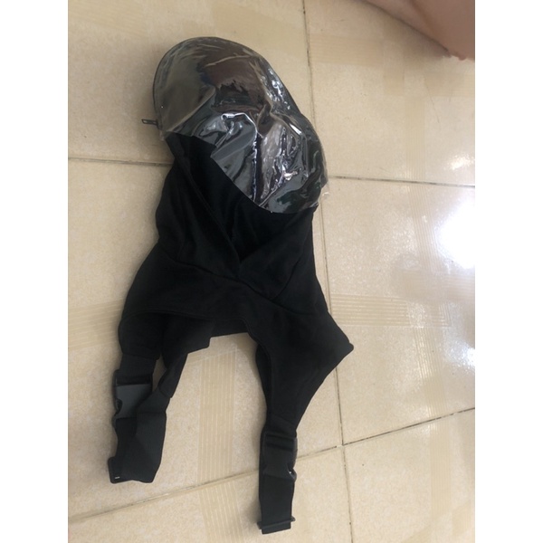 Nón trùm đầu có kính và dây gài