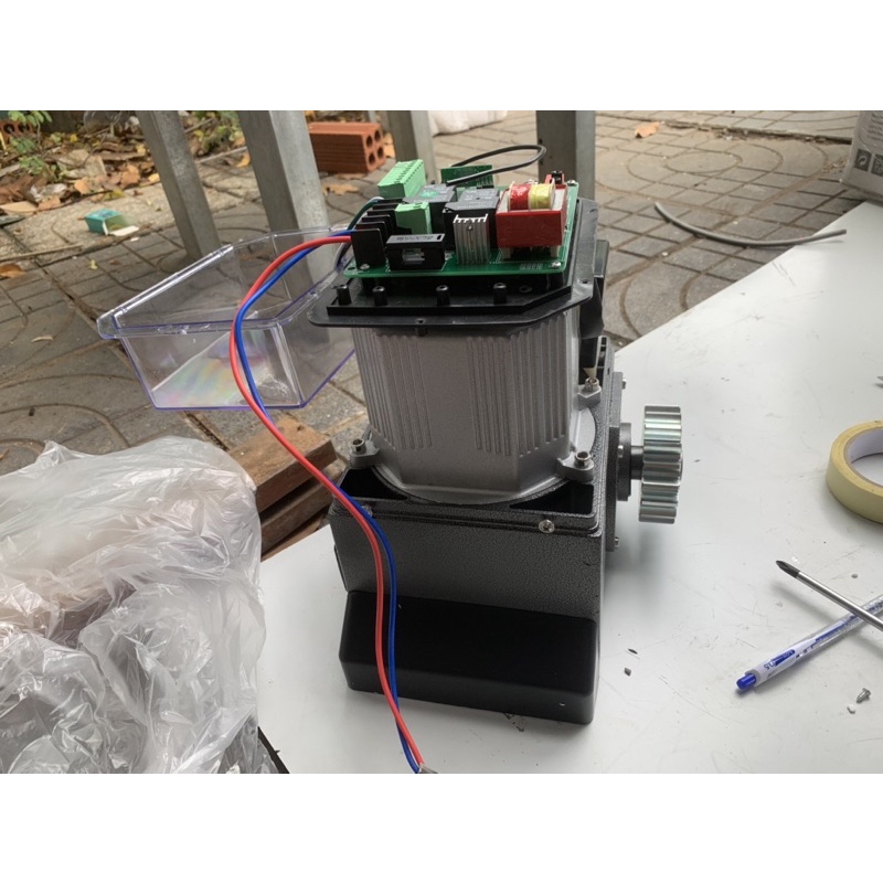 Motor cổng lùa trượt yh taiwan 600 kg