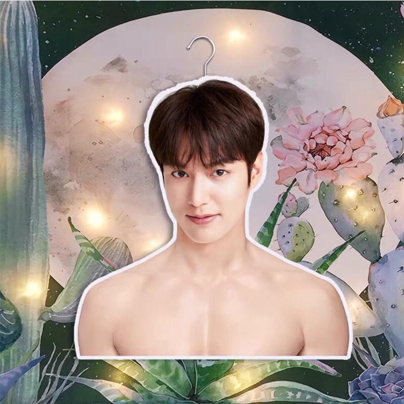 Móc treo quần áo idol Kpop