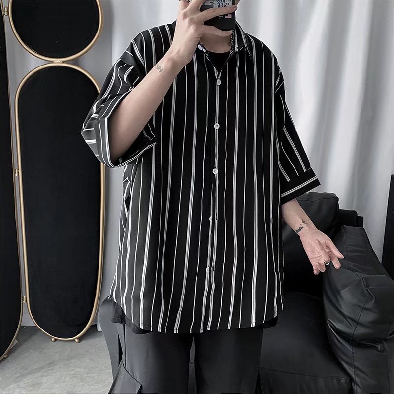 Áo Sơ Mi Tay Ngắn Dáng Rộng Họa Tiết Kẻ Sọc Trắng Đen Thời Trang Cá Tính Cho Nam