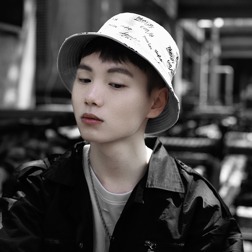 Mũ Tai Bèo Hai Mặt In Chữ Graffiti Phong Cách Hàn Quốc Dễ Phối Đồ Cho Nam Sinh